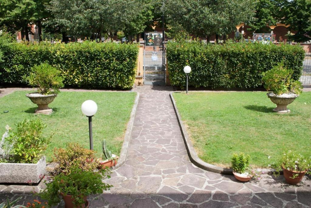 La Casa Di Tino Hotel Fontanellato Exterior foto